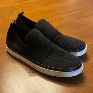 Nordstrom Rack 7.5M Slip On Shoes